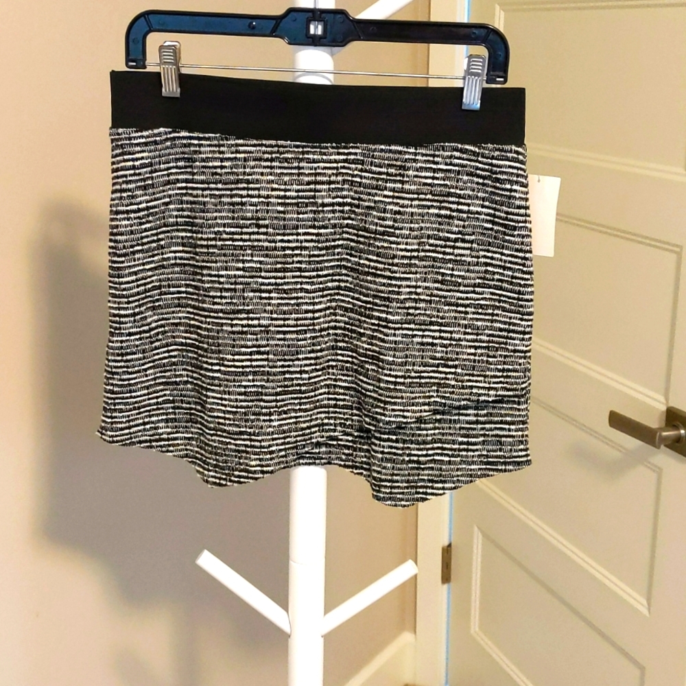 Mini skirt, medium, black and white tweed